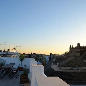  Hostel Grand Luxe